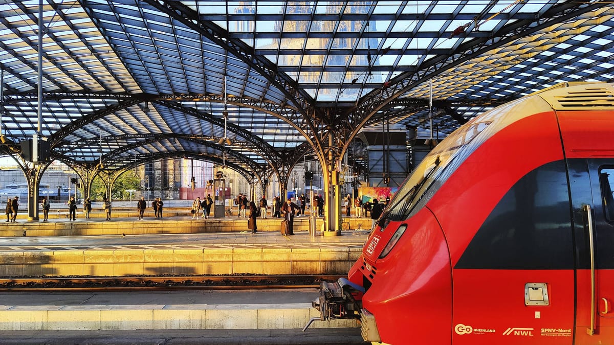 Stundenlange Probleme für Pendler am Montag