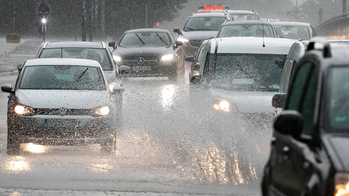 Hannover: Fußballspiel, Autokorso, Aufzug – Verkehrschaos droht heute