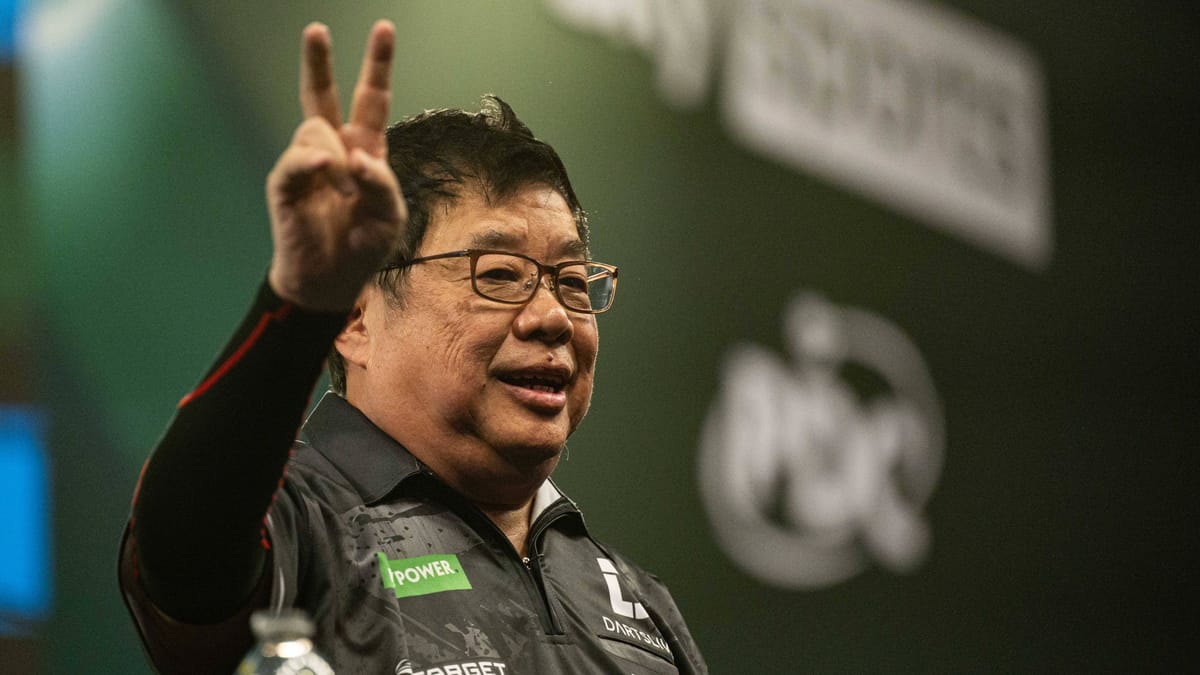 Darts-WM-71-Jahre-alter-Paul-Lim-erreicht-die-zweite-Runde