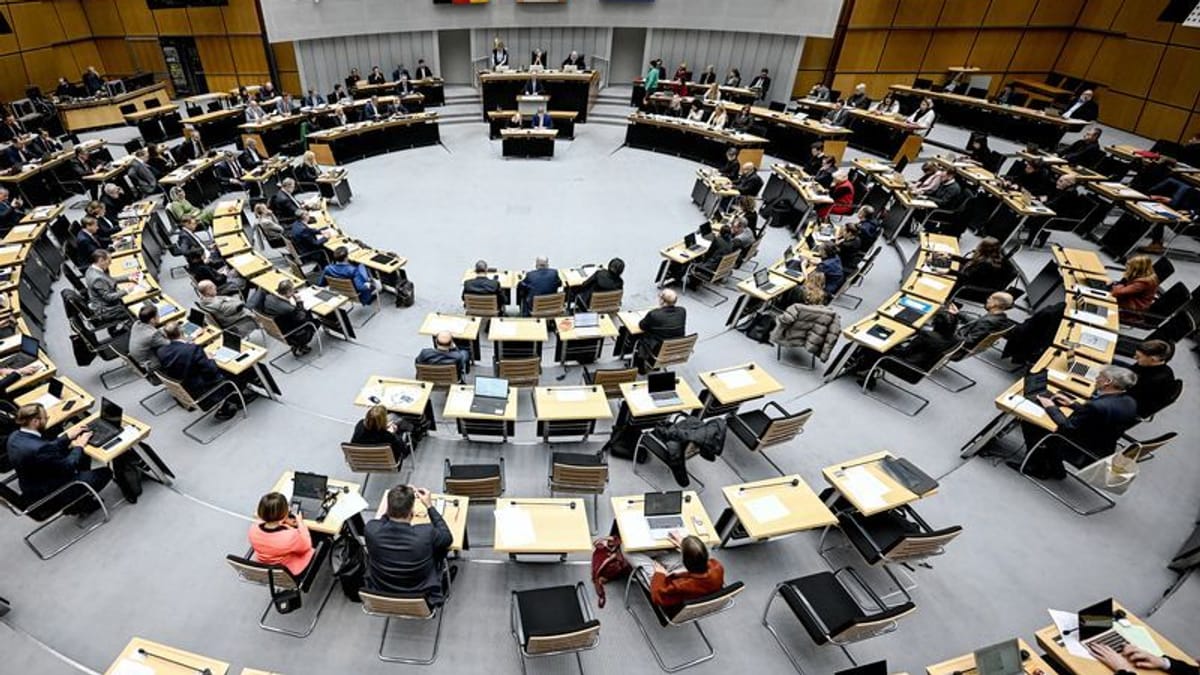 Umfrage Berlin: CDU bleibt stärkste Kraft, SPD nur noch auf Platz fünf