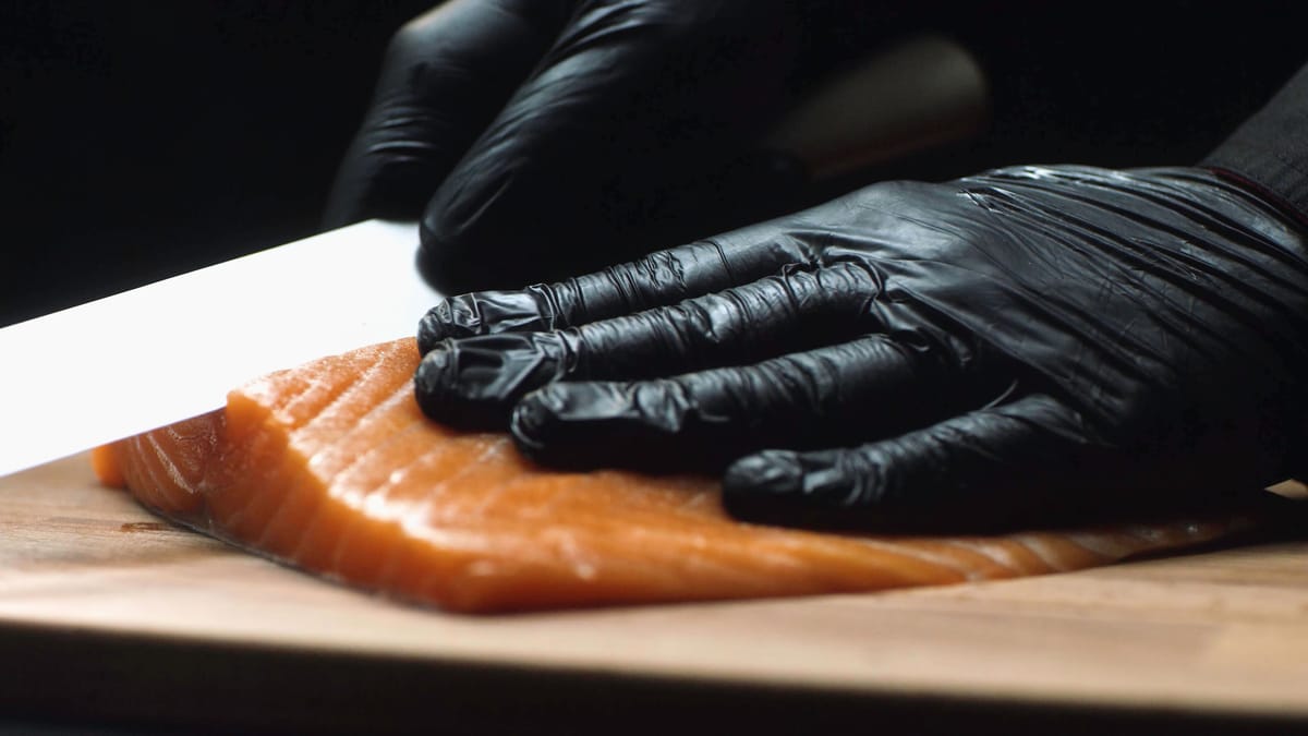 Lachs-Skandal? Norwegen exportiert offenbar „defekten“ Fisch ins Ausland