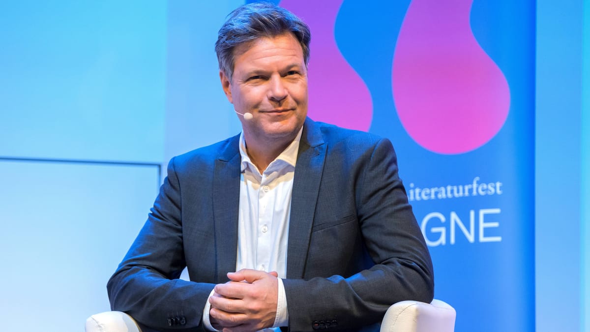 Robert Habeck spricht mit Star-Autor